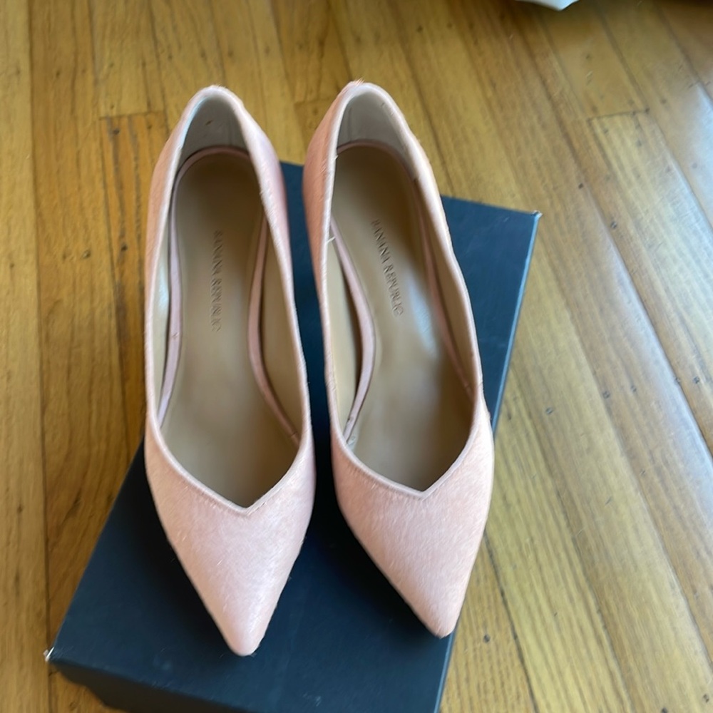 Banana Republic Pink Pumps